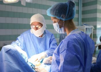 FOTO | Tumoră de aproximativ 3 kilograme, operată cu succes la Spitalul Clinic Bălți