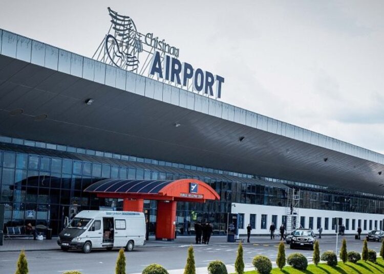 FOTO // Un cetățean străin a rămas fără 40 de mii de euro pe aeroportul din Chișinău