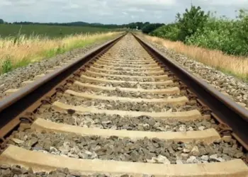 Moarte misterioasă la Drochia. Un bărbat a fost găsit fără suflare pe calea ferată