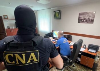 VIDEO / FOTO / Șase vameși, inclusiv șeful Biroului Vamal Nord, reținuți pentru 72 de ore