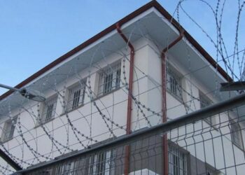 O femeie de 52 de ani și-a pus capăt zilelor în penitenciar