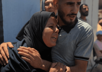 Israelul continuă atacurile intense în Gaza: cel puțin 17 morți în timpul nopții. Hamas este dispusă să continue negocierile