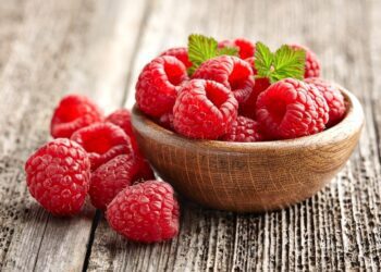 Șapte motive pentru care să consumi zmeură. Nu doar că sunt fructe delicioase, dar stimulează și sănătatea creierului