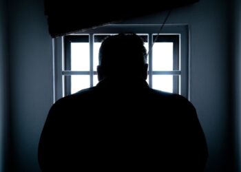 VIDEO | Și-a abuzat sexual fiica vitregă în vârstă de doar 4 ani. Un bărbat din nordul țării condamnat la ani grei de pușcărie