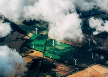 Ministerul Energiei a lansat prima licitație pentru construcția parcurilor eoliene și fotovoltaice cu capacitatea totală de 165 MW