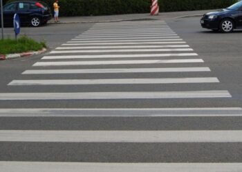 Un tânăr de 22 de ani, lovit de un automobil pe o trecere de pietoni din sectorul Rîșcani al capitalei