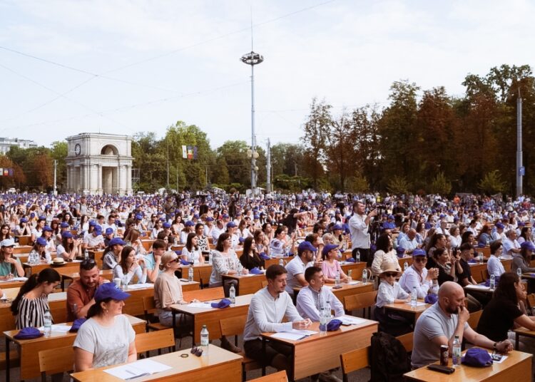 FOTO / Peste 2500 de persoane au participat la Marea Dictare Națională. Maia Sandu: Celebrăm azi libertatea și bucuria de a trăi în limba noastră