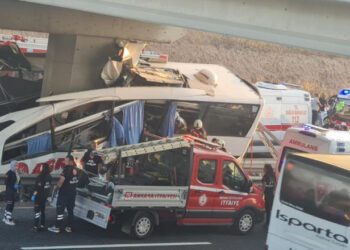 Cel puțin zece morți și 26 de răniți într-un accident de autocar în Turcia