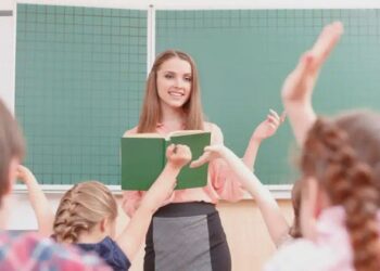 Peste 400 de tineri specialiști au ales în acest an să meargă să muncească în școli