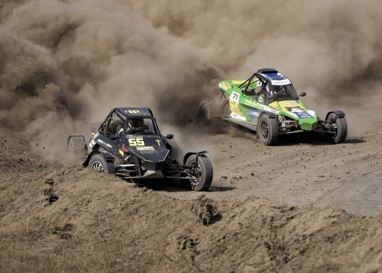 VIDEO | Adrenalină la Glodeni. Cei mai buni piloți au făcut spectacol pe patru roți