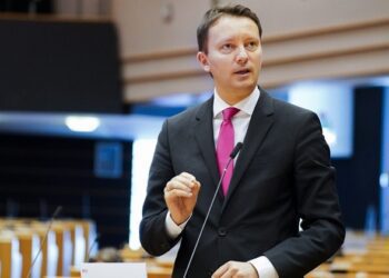 Siegfried Mureșan: A sta acasă în ziua referendumului înseamnă a face jocul Federației Ruse