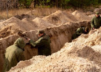 Un nou job își face loc pe piața muncii din Kursk: săpător de tranșee. Se plătește între 1.600 și 4.000 de dolari pe lună