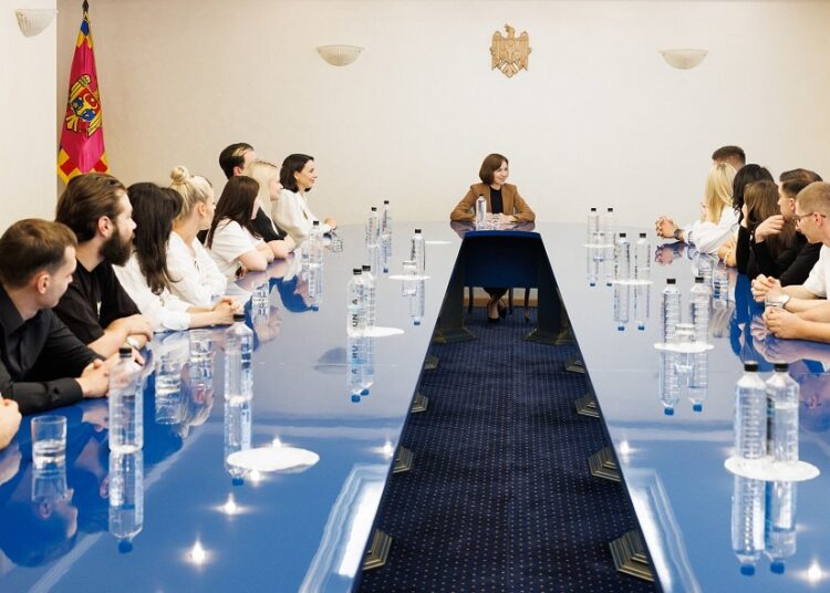 FOTO | Maia Sandu a discutat cu un grup de creatori de conținut despre referendum și aderarea la Uniunea Europeană