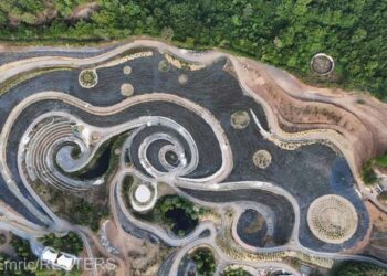 Tabloul lui Van Gogh „Noapte înstelată”, recreat sub forma unui parc în Bosnia şi Herţegovina