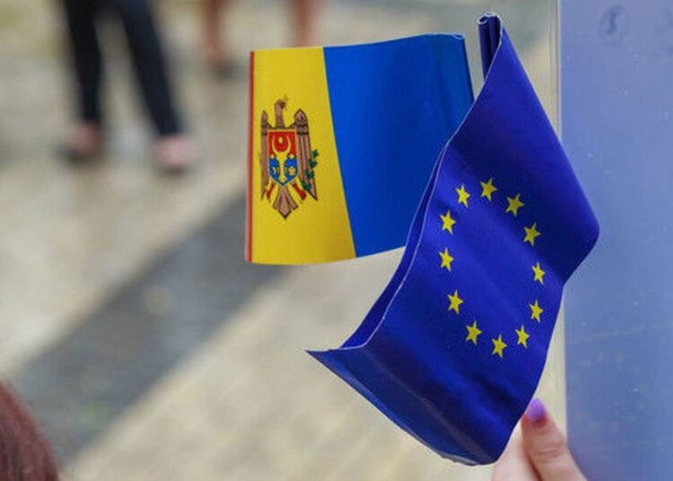 VIDEO // „Acolo este mai multă ordine, drumuri bune, protecție socială”. Peste 66% dintre cetățeni, deciși să participe la referendum