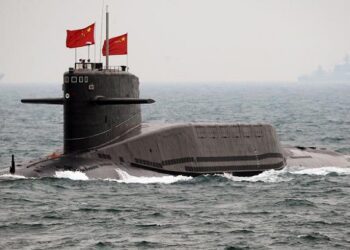 Новейшая китайская атомная подлодка затонула на верфи в городе Ухань