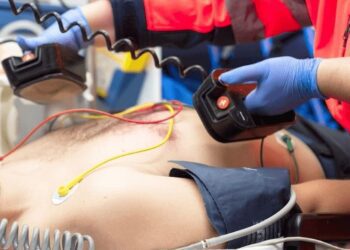 Un băiat de 17 ani din Ocnița, resuscitat de medici de pe ambulanță după ce fusese găsit cu semne de moarte clinică