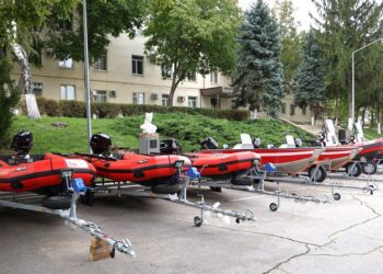 IGSU s-a ales cu un lot de echipament de salvare pe apă. Donația vine din partea Guvernului Republicii Cehe