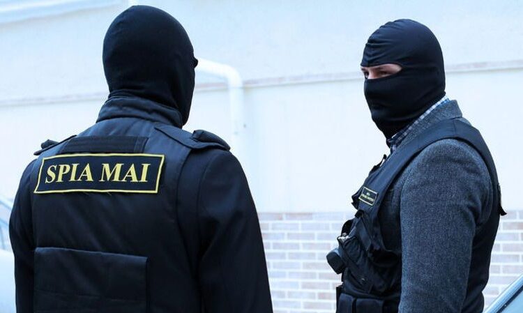 Grup criminal organizat, specializat în organizarea migrației ilegale și falsificarea actelor de identitate, în vizorul oamenilor legii. INI, SPIA, IGPF și PCCOCS desfășoară percheziții