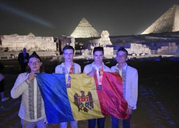 Patru elevi din R. Moldova au obținut medalii la Olimpiada Internațională de Informatică din Egipt