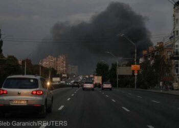 Atac cu rachete asupra Kievului: persoane rănite, incendii și case avariate