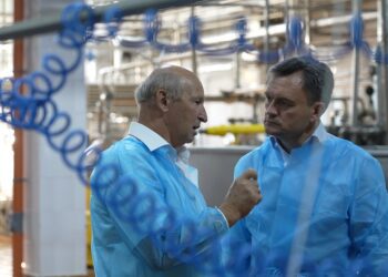 VIDEO / Untul de Rîșcani, pe placul lui Dorin Recean. Prim-ministrul a vizitat fabrica „Lactis”