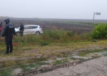 Încă un accident în nordul țării. Șoferul a vrut să evite coleziunea cu un camion, dar a ajuns în șanț