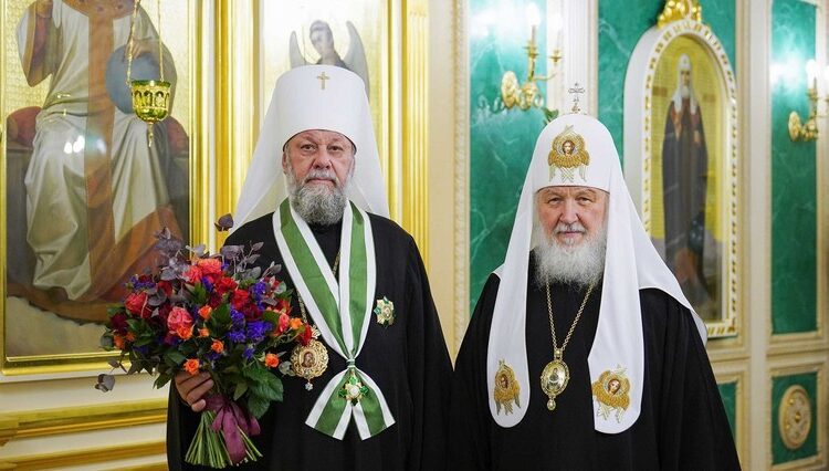 Mitropolia Moldovei minte de îngheață apa sfințită. Cum se încearcă ”spălarea” pelerinajelor preoților săi la Moscova