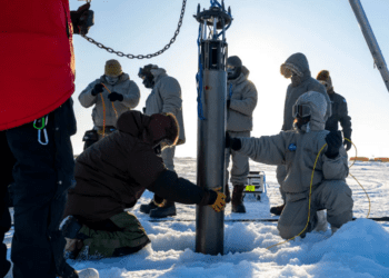 VIDEO | NASA dezvoltă roboți subacvatici pentru a explora adâncurile de sub gheața polară. Ce vor să afle oamenii de știință
