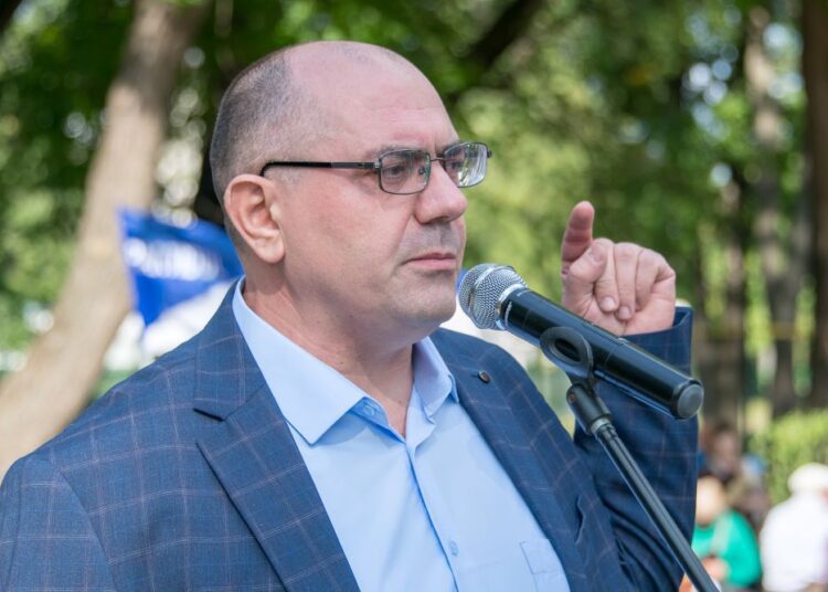 Primarul de la Bălți acuză guvernul că ar vrea să-l suspende, guvernul îl acuză de populism