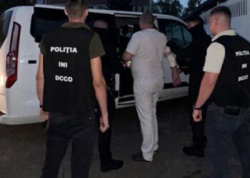 VIDEO // Ademenea adolescente, le droga și le abuza sexual. Un bărbat din capitală, reținut