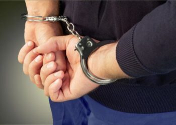 Un tânăr de 26 de ani, reținut. A luat 1 400 de euro de la un bătrân