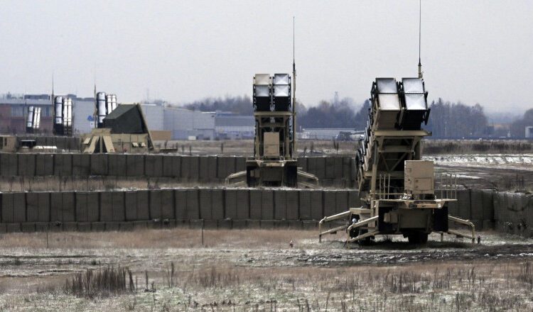 Polonia vrea să doboare rachete ruseşti deasupra Ucrainei. NATO se teme de o escaladare a războiului cu Rusia
