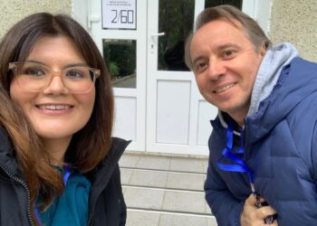 FOTO // Observatorii din partea Ambasadei SUA monitorizează alegerile prezidențiale și referendumul