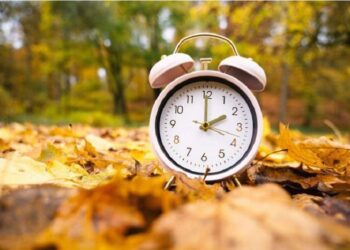 Republica Moldova trece astăzi la ora de iarnă. Acele ceasornicelor vor fi date cu o oră înapoi