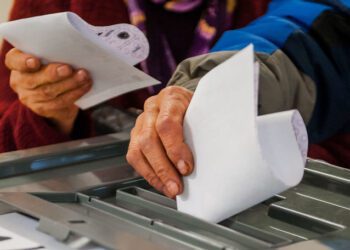 Alegătorii pot solicita certificat cu drept de vot în cadrul turului II al alegerilor prezidențiale