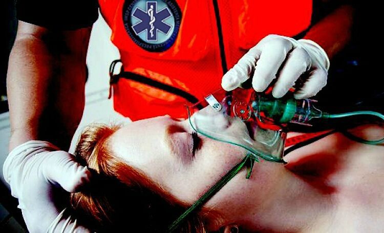 O femeie din Răuțel, transportată la spital după un incendiu