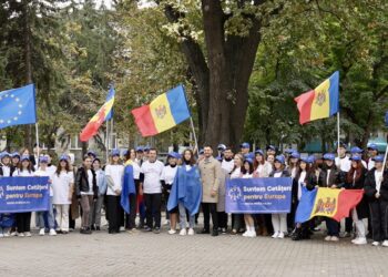 VIDEO | O sută de studenți din Bălți au spus ,,DA” referendumului