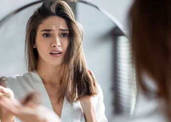 Căderea părului: alimentele care previn, dar și care tratează această problemă