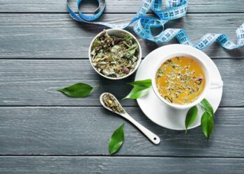 Ceaiurile, ideale pentru detoxifiere. Află care sunt cele mai bune ceaiuri care curăță ficatul