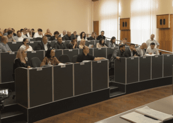 VIDEO // 17 consilieri din Bălți riscă să rămână fără mandate. Ce le imputează primarul