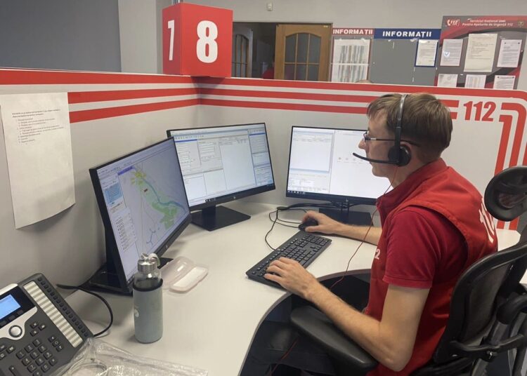 Tot mai mulți cetățeni sună la 112. Sunt zeci de cazuri de mituire a alegătorilor