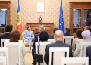 Maia Sandu, în discuție cu reprezentanții sindicatelor și patronatelor: În următorii ani e nevoie de multă muncă și unitate de eforturi pe plan intern