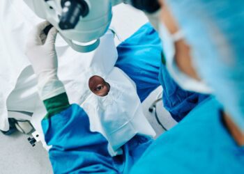 În primele opt luni ale anului curent, peste 8000 de pacienți au beneficiat de operații gratuite de cataractă