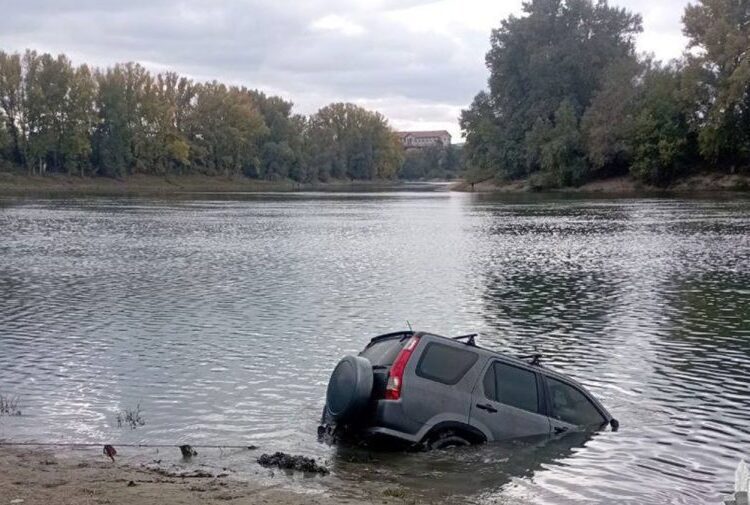 Transnistria: Doi frați, dispăruți de trei zile, găsiți morți într-un automobil în apele Nistrului