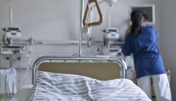 Femeia din Căușeni, acuzată de omorul copilului său, a decedat subit, înainte de expertiza psihiatrică