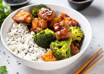 Tofu sau brânza de soia: de ce și cum să o mâncăm?