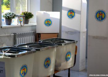 Alegerile au început fără incidente. Câți votanți sunt așteptați la secții