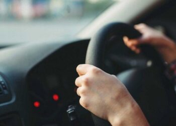 FOTO | Conducea prin Chișinău sub influența drogurilor. Un șofer de 38 de ani, stopat de oamenii legii