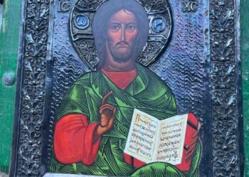 FOTO | O icoană din argint din secolul XVIII și alte bunuri în valoare de sute de mii de lei, depistate la Postul Vamal Sculeni